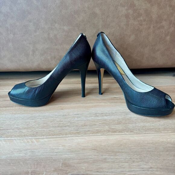 MICHAEL Kors Black Platform Pumps Size 8 Heels Peep Toe - Picture 5 of 6